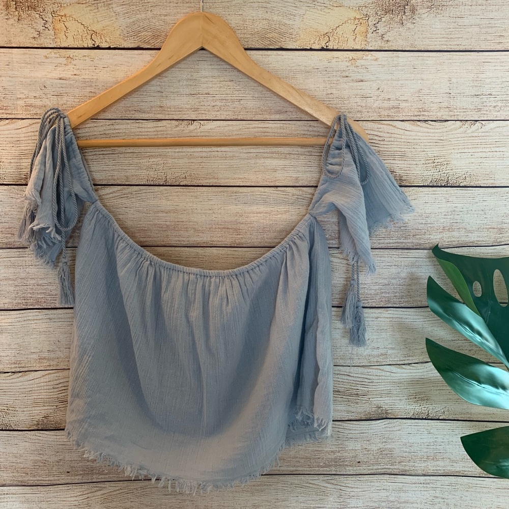 Tobi Off Shoulder Crop Top size XS